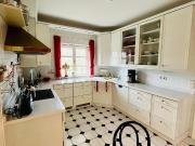 Beautiful furnished maisonette apartment with spacious...