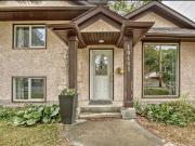 Beautiful Glenora across from a park!