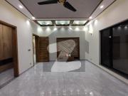 Beautiful House Modernly Designed with 6 Bedrooms for...