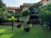 Beautiful House With Garden F 8