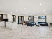 Beautiful Large 4 bedroom Family Home