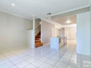 BEAUTIFUL LARGE HOME IN ASCOT