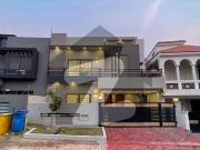 Beautiful Lawn Very Low Price 15 Marla Brand New House...