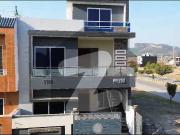 Beautiful Location 5 Marla House For Sale!