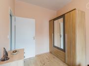 Beautiful modern apartment with great public transport,...