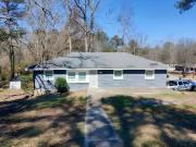 Beautiful & modern Conley House with Dining area