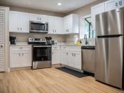 Beautiful & Modern Maitland House with Renovated K