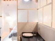 Beautiful new flat surrounded by shops, just a few...