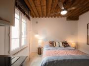 Beautiful new flat surrounded by shops, just a few...