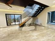 Beautiful new renovated house for rent prime location f...