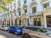 Beautiful one double bedroom set in a period conversion