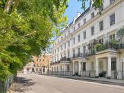 Beautiful penthouse in portered Belgravia luxury residence