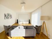 Beautiful & pretty suite, flooded with light in...