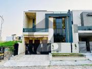 Beautiful Prime Location Modern Park Face 8 Marla House...