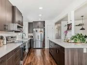Beautiful Renovated 2 Bedroom w/ Garage incl. Utilities