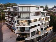 Beautiful single level apartment with ocean vistas