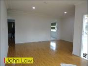 Beautiful Space Home, 700 meter to Cabramatta Station &...