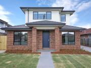 Beautiful, spacious & modern