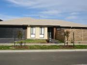 Beautiful Spacious Single Storey 4 Bedrooms Family Home
