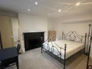 Beautiful Three Bedroom Lower Ground Garden Flat