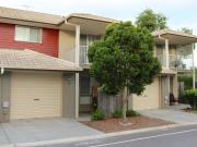 Beautiful townhouse in great location! Available now!