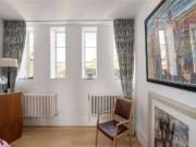 Beautiful two bedroom apartment in a secure, private...
