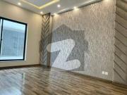 Beautiful upper portion available for rent in dha lahore