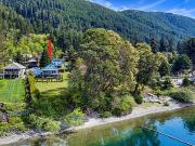 Beautiful Walkon Lakefront With 4/5 Bedroom Home In...