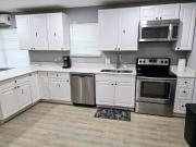 Beautiful Winter Garden House Close to Public Tra