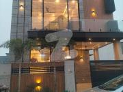 Beautifull 5 marla modren design house available for...