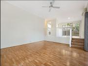 BEAUTIFULLY APPOINTED TOWNHOUSE IN LEAFY LOCATION!