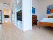 Beautifully cut 1 bedroom apartment with elevator, air...