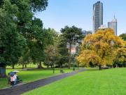 beautifully furnished 2 bedroom opposite queen vic market