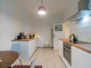 Beautifully furnished apartment in quiet, green...