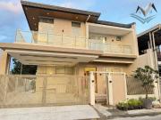 Beautifully Made Brand New Modern Contemporary Two...