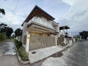 BEAUTIFULLY MADE BRAND NEW MODERN CONTEMPORARY TWO...