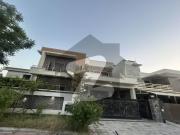 Beautifully Maintained 1 Kanal Ground Portion DHA Sector...