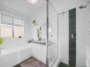 Beautifully Maintained Family Home in a Quiet,...