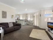 Beautifully Presented 1BEDROOM APARTMENT IN POPULAR COMPLEX!
