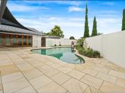 BEAUTIFULLY PRESENTED FAMILY HOME IN HIGHLY SOUGHT AFTER...