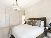 Beautifully presented four bedroom flat of c.1900 sq ft...