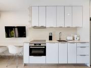 BEAUTIFULLY PRESENTED FULLY FURNISHED STUDIO APARTMENT...