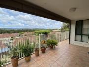 BEAUTIFULLY PRESENTED HOME IN GREAT LOCATION!