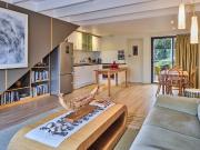 Beautifully Presented Townhouse Within Easy Walk Of CBD