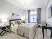 Beautifully refurbished 2 bedroom apartment of...