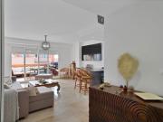 Beautifully Renovated Apartment with Sea Views in...