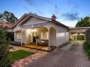 Beautifully Renovated Federation Bungalow in City Centre
