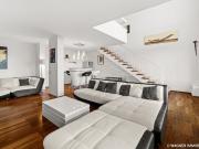 Beautifully Renovated Furnished Apartment with Parking...