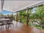 Beautifully Renovated Home – 1 Minute to the Park –...