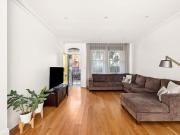BEAUTIFULLY RENOVATED TERRACE HOUSE IN A QUIET STREET
